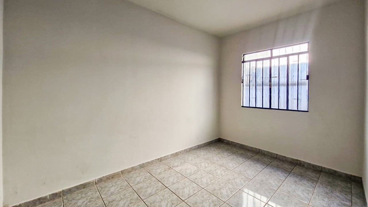 Casa Residencial para locação no bairro Antares de Londrina - Foto 7