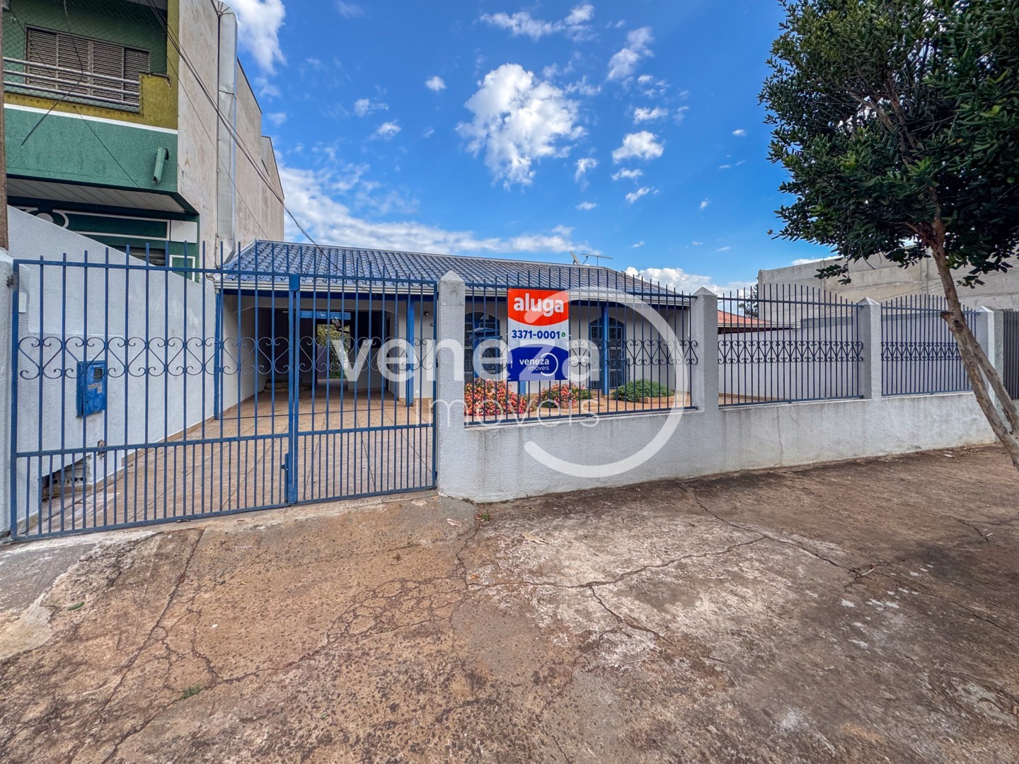 Casa Residencial para locacao no Antares em Londrina com 128m² por R$ 2.700