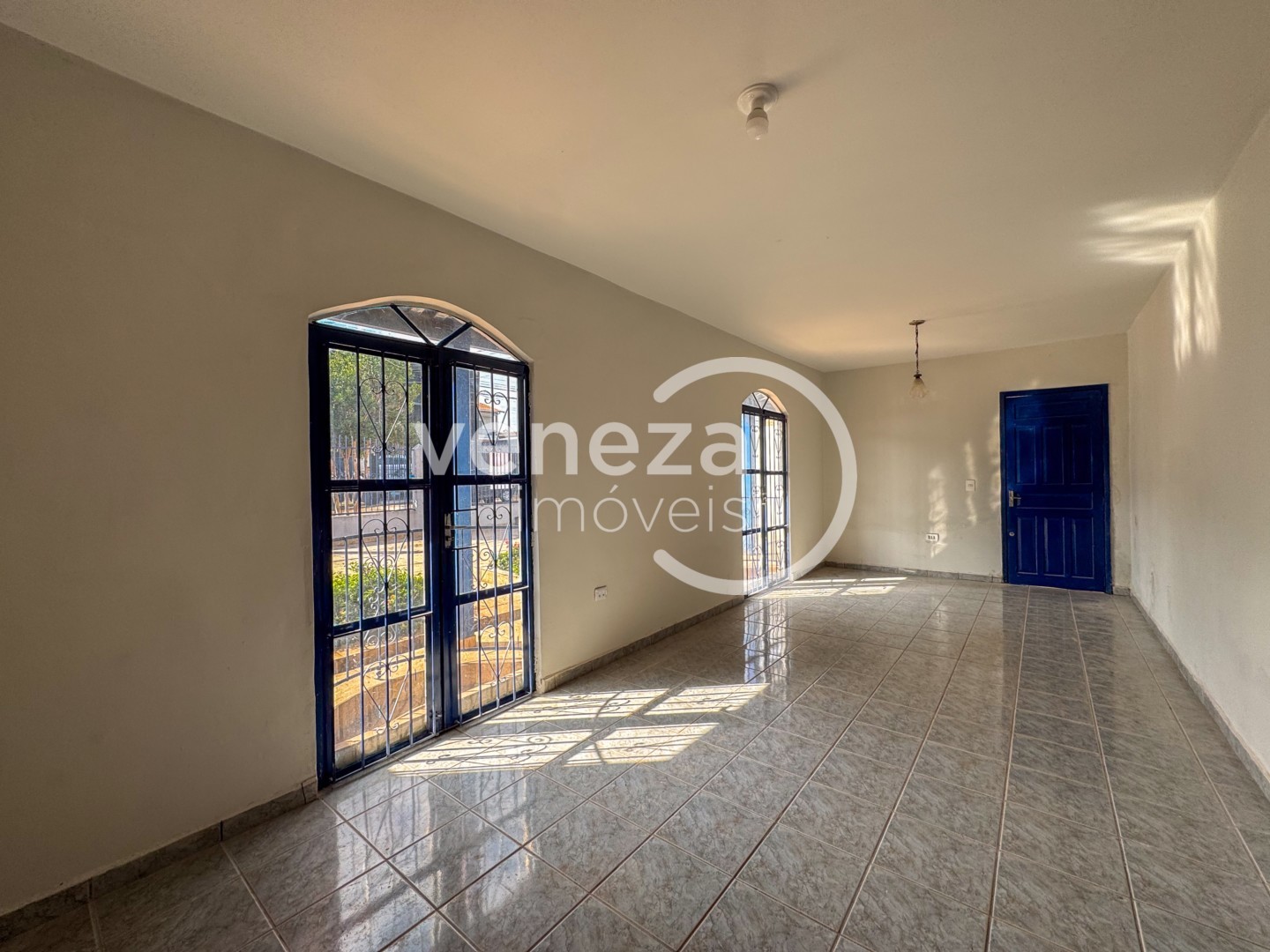 Casa Residencial para locacao no Antares em Londrina com 128m² por R$ 2.700