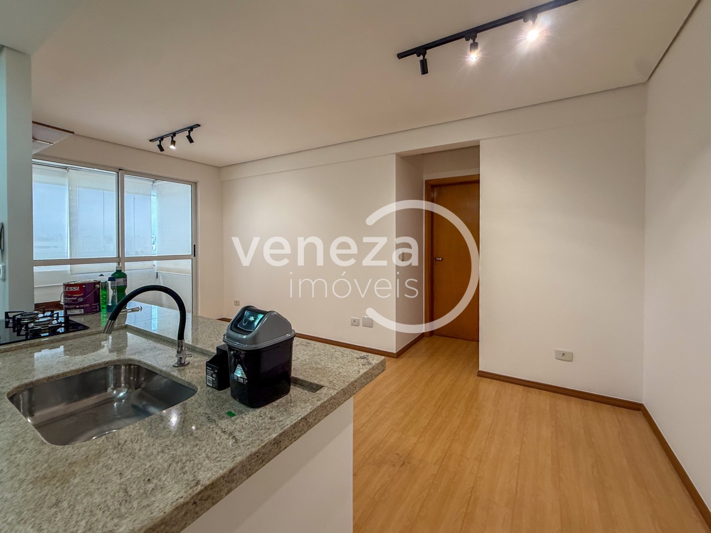 Apartamento para locacao no Centro em Londrina com 96,96m² por R$ 2.500 - Foto 2