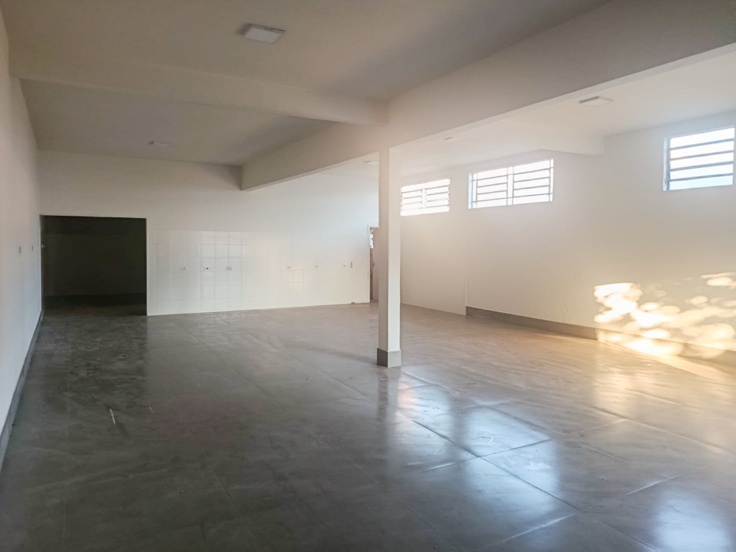 Barracão/Galpão para alugar em Paraiso, Londrina — Portal Chave Fácil