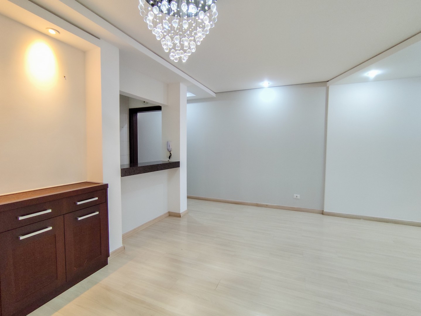 Apartamento para locacao no Gleba Palhano em Londrina com 139,65m² por R$ 3.200