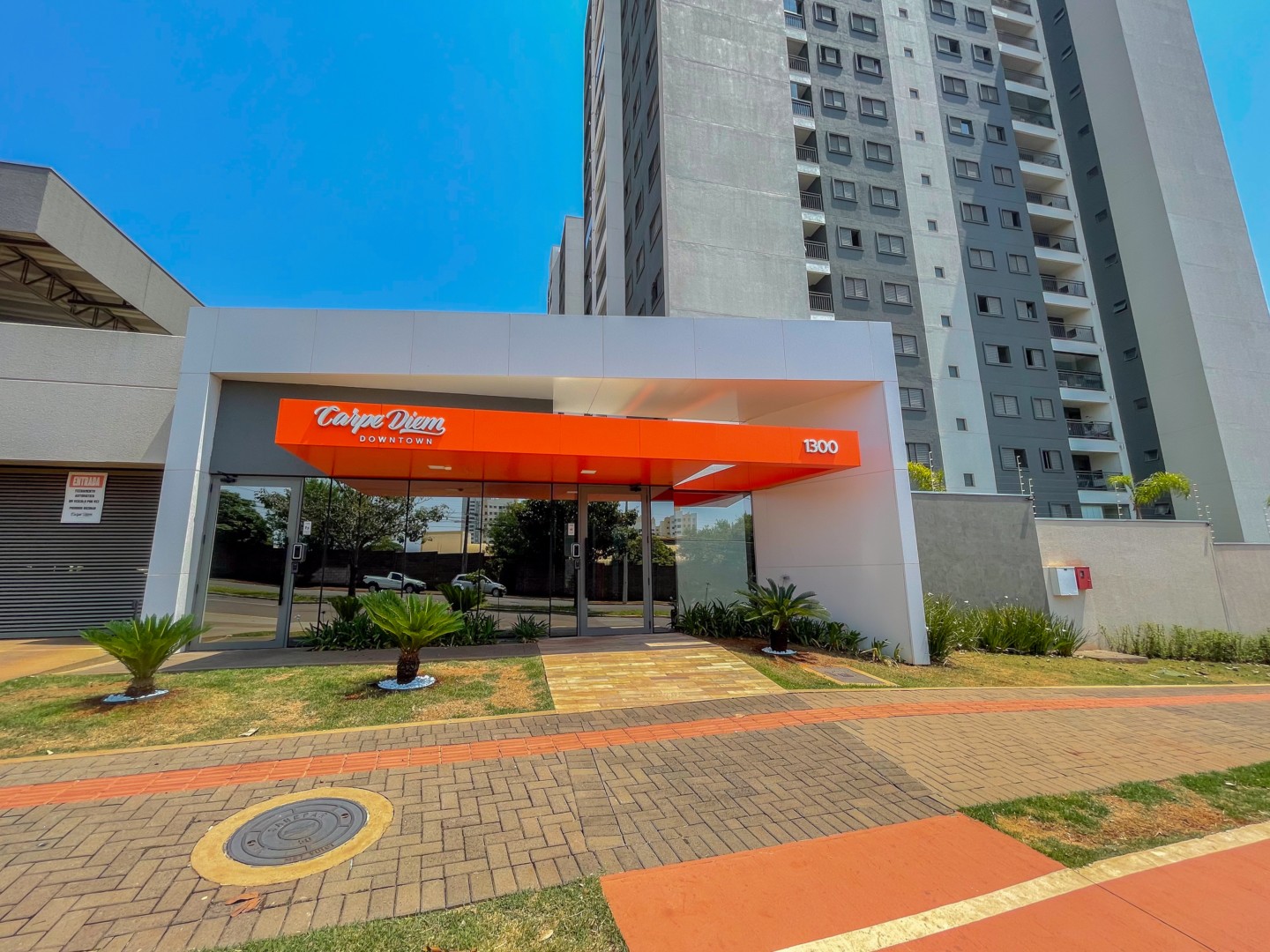 Apartamento para locacao no Vila Santa Terezinha em Londrina com 87m² por R$ 2.000