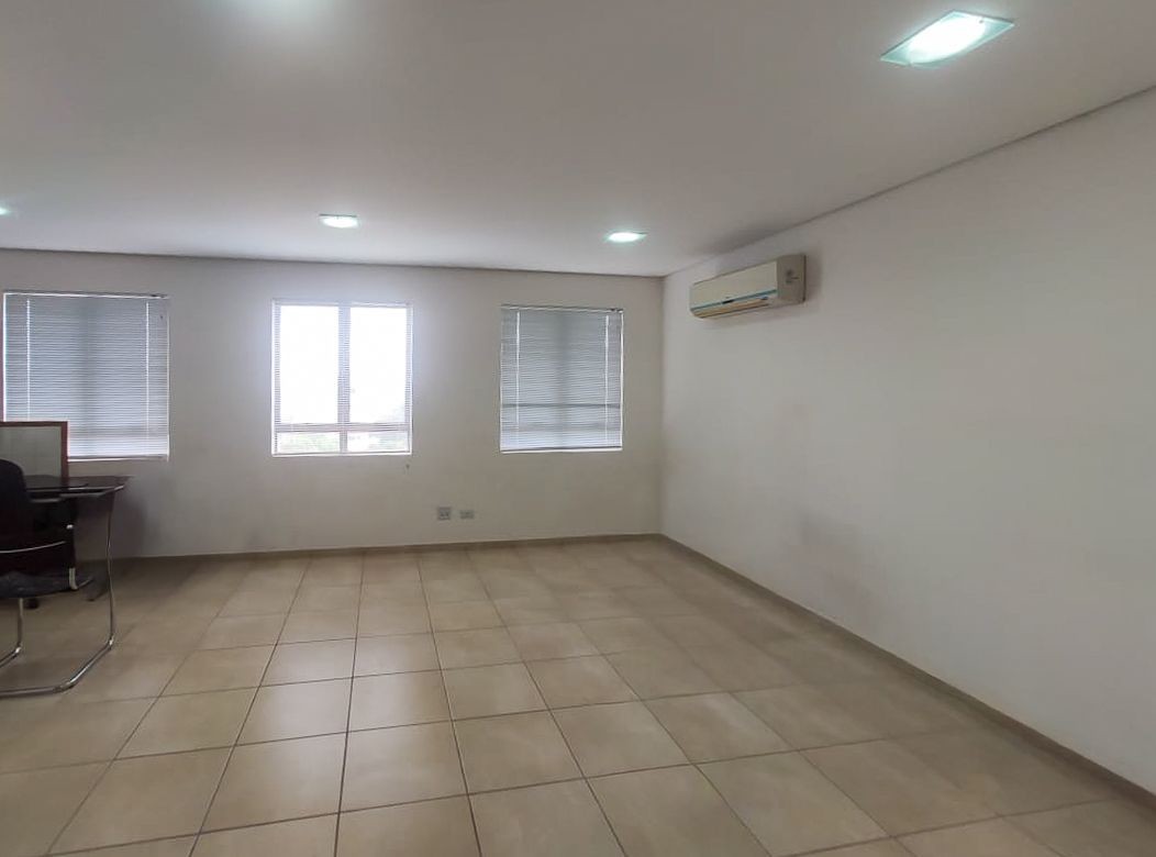 Sala para locação no bairro Centro de Londrina - Foto 5