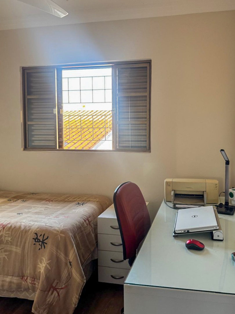 Casa Residencial para venda no bairro Jardim Taruma de Londrina - Foto 8