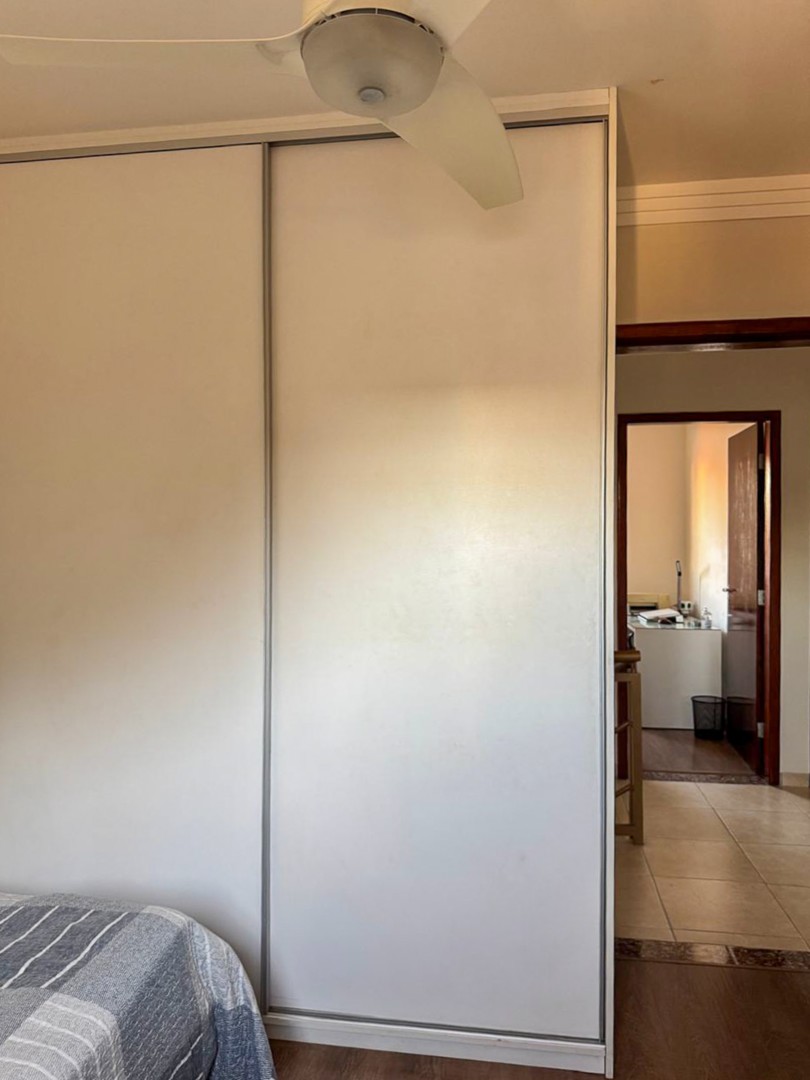 Casa Residencial para venda no bairro Jardim Taruma de Londrina - Foto 11