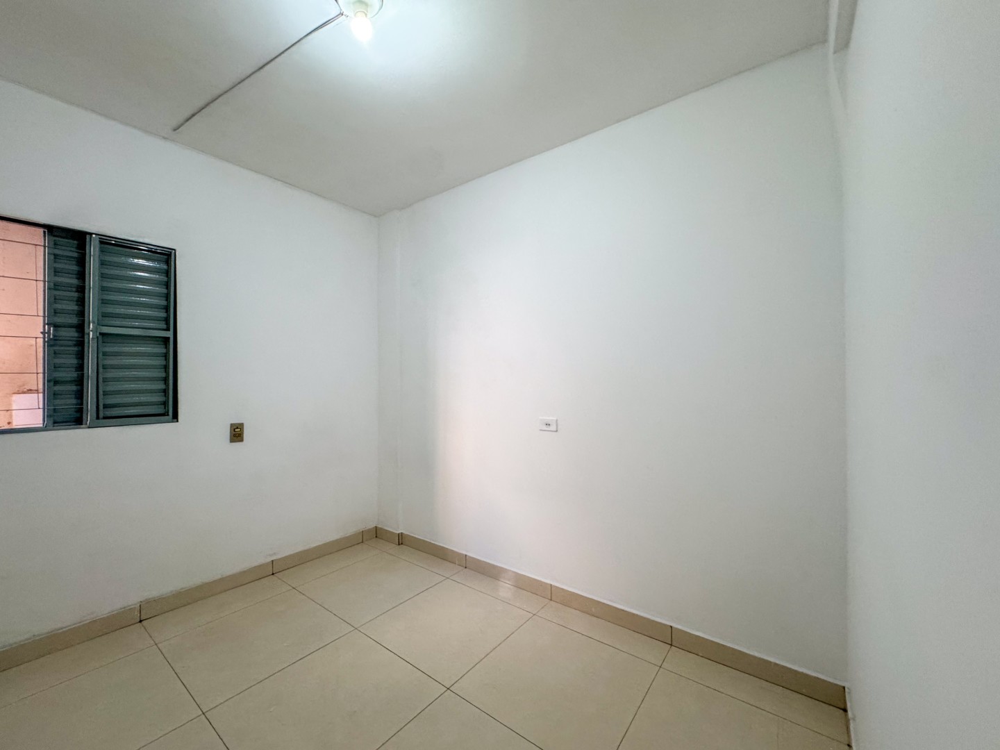 Casa Residencial para locação no bairro Laranjeiras de Londrina - Foto 10