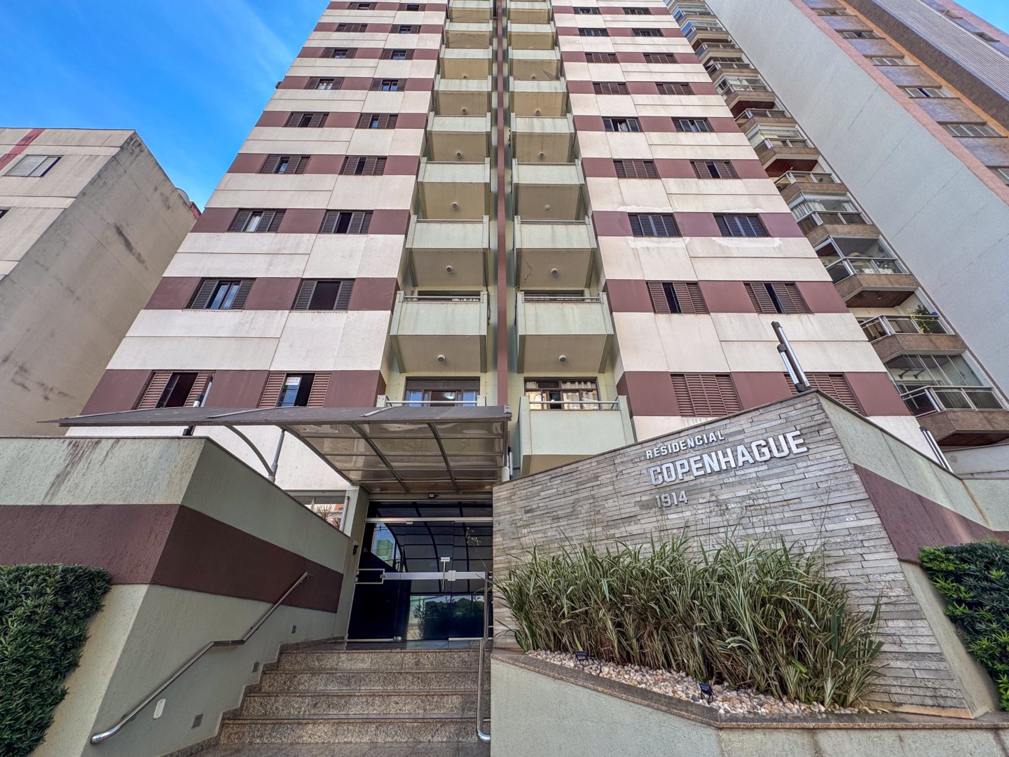 Apartamento para venda no Centro em Londrina com 129,02m² por R$ 399.000  - Foto 1
