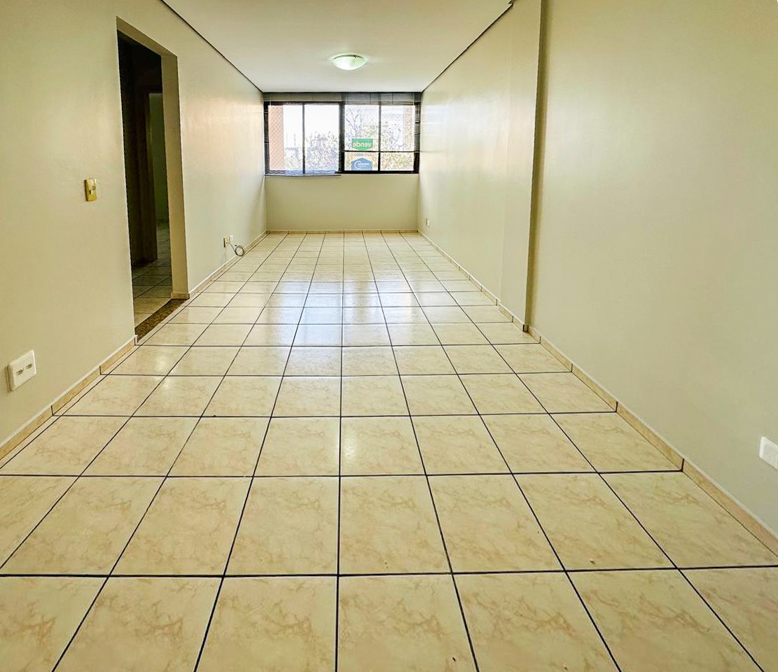 Apartamento para venda no Centro em Londrina com 89m² por R$ 245.000  - Foto 3