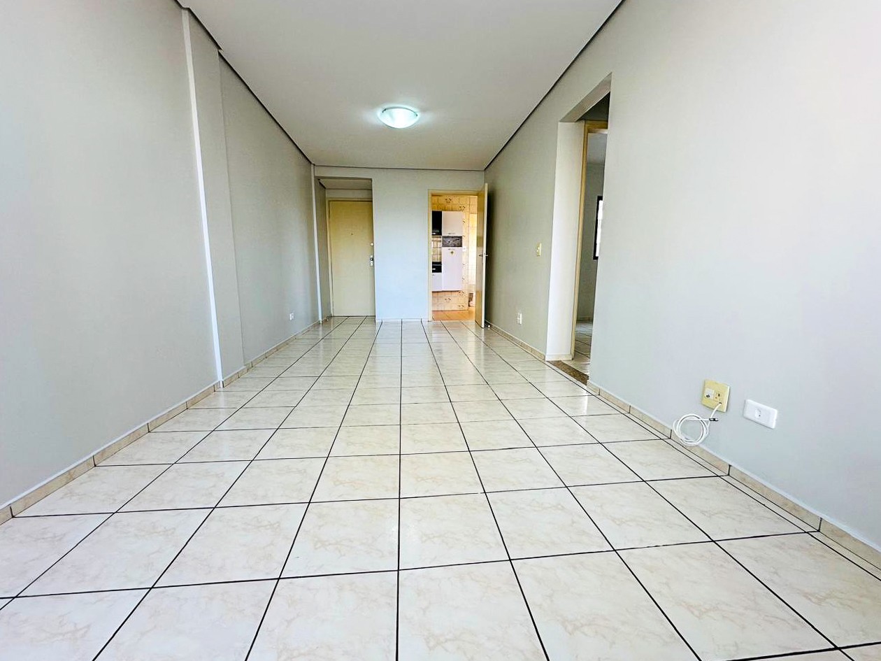 Apartamento para venda no Centro em Londrina com 89m² por R$ 245.000  - Foto 2