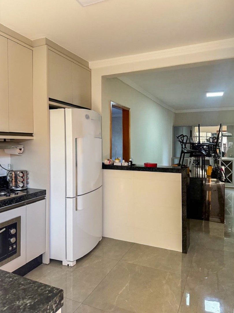 Casa Residencial para venda no bairro Pinheiros de Londrina - Foto 11