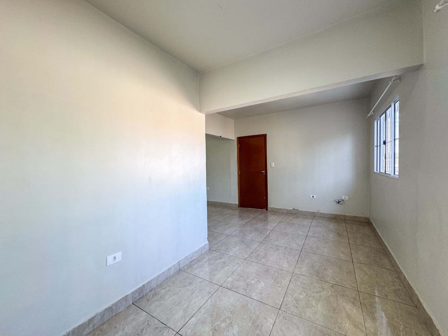 Casa Residencial para locação no bairro Parigot de Souza 3 de Londrina - Foto 4