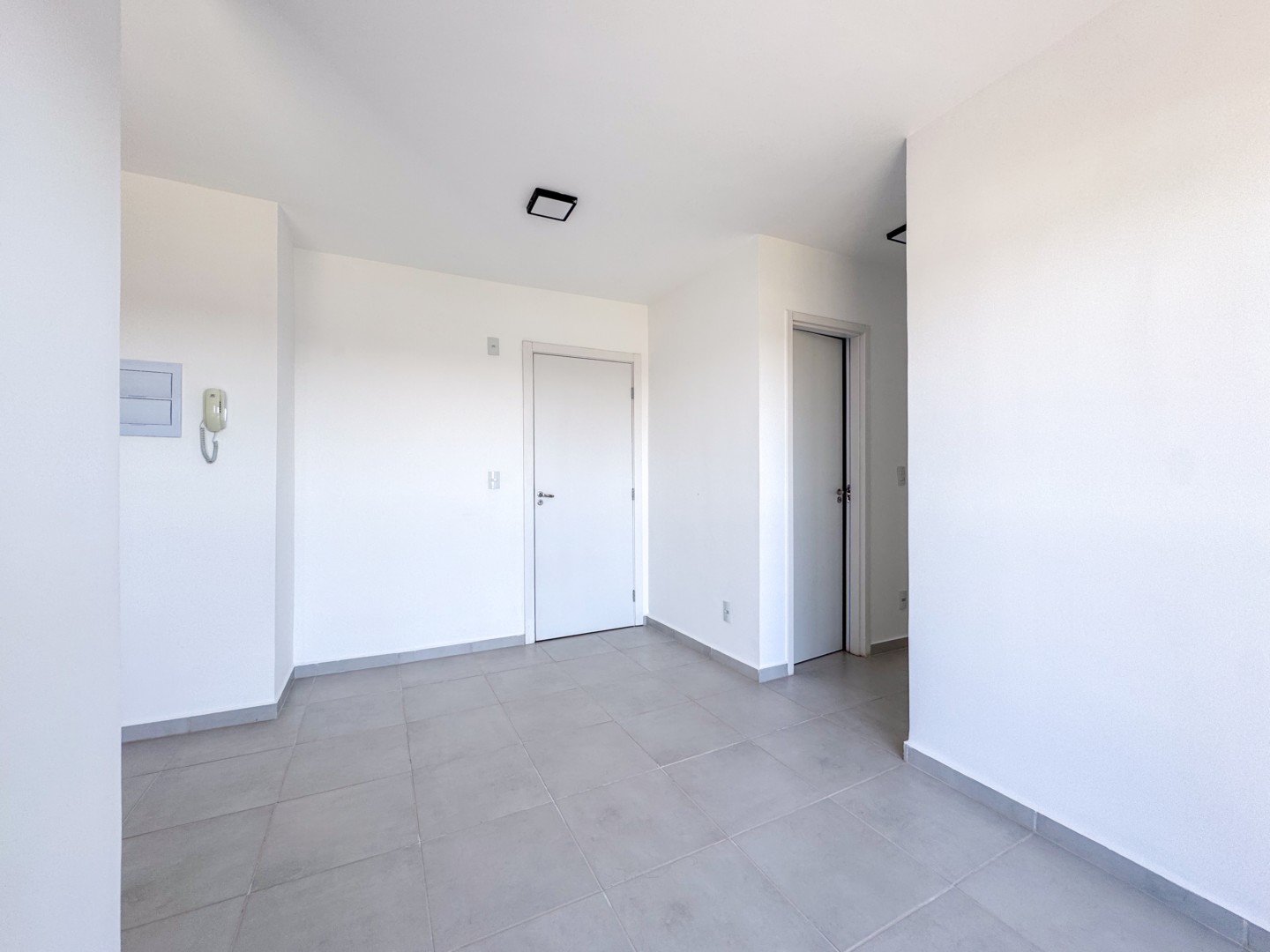 Apartamento para locacao no Olimpico em Londrina com 110m² por R$ 1.450