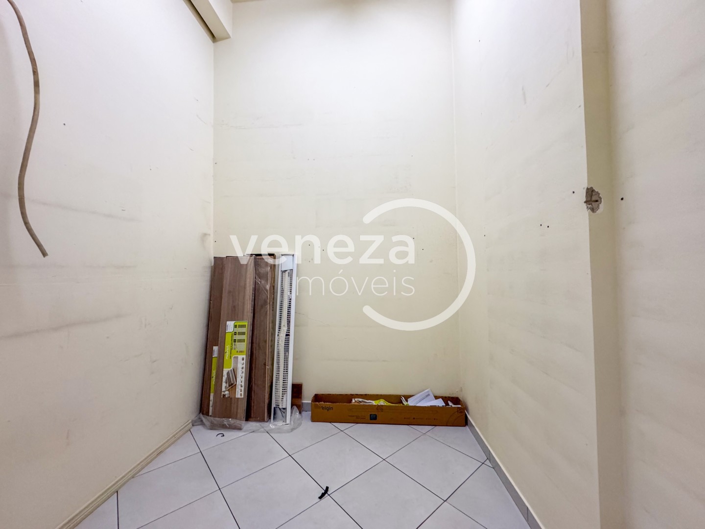 Salão-loja para locação no bairro Centro de Londrina - Foto 14