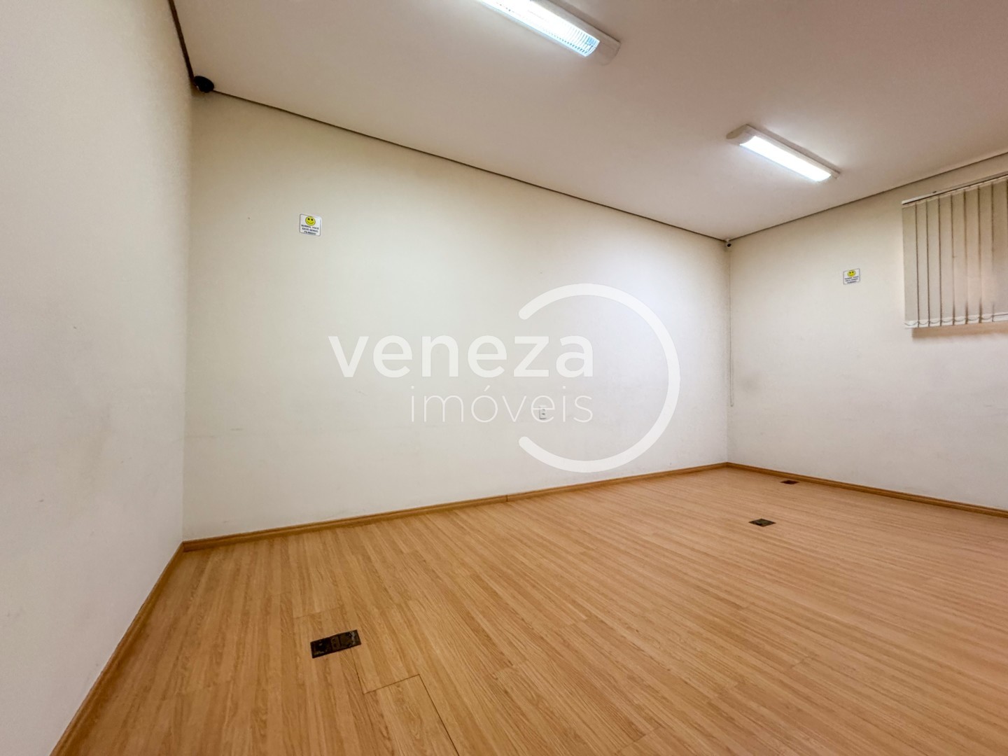 Salão-loja para locação no bairro Centro de Londrina - Foto 17