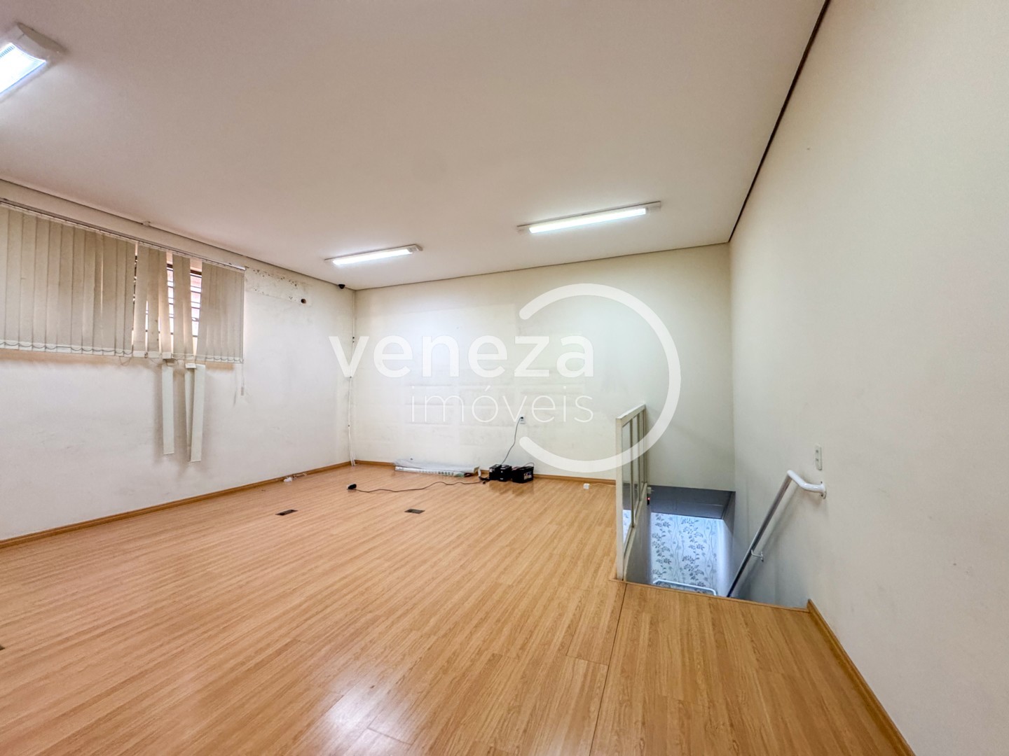 Salão-loja para locação no bairro Centro de Londrina - Foto 18