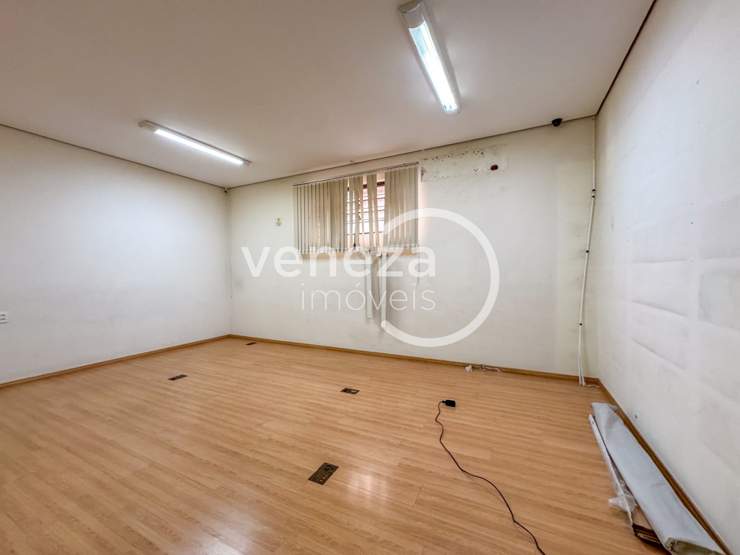 Salão-loja para locação no bairro Centro de Londrina - Foto 22