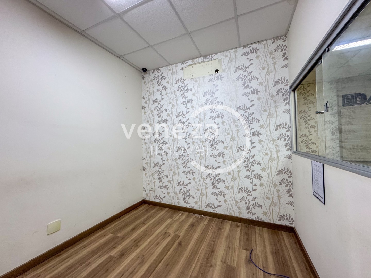 Salão-loja para locação no bairro Centro de Londrina - Foto 12
