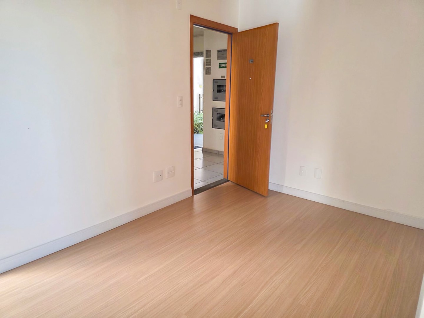 Apartamento para locacao no Jardim Morumbi em Londrina com 120m² por R$ 1.400  - Foto 2