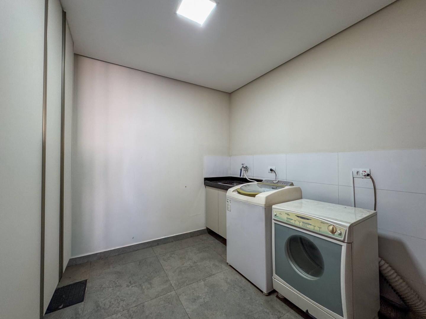 Casa Residencial para venda no bairro Santa Monica de Londrina - Foto 16