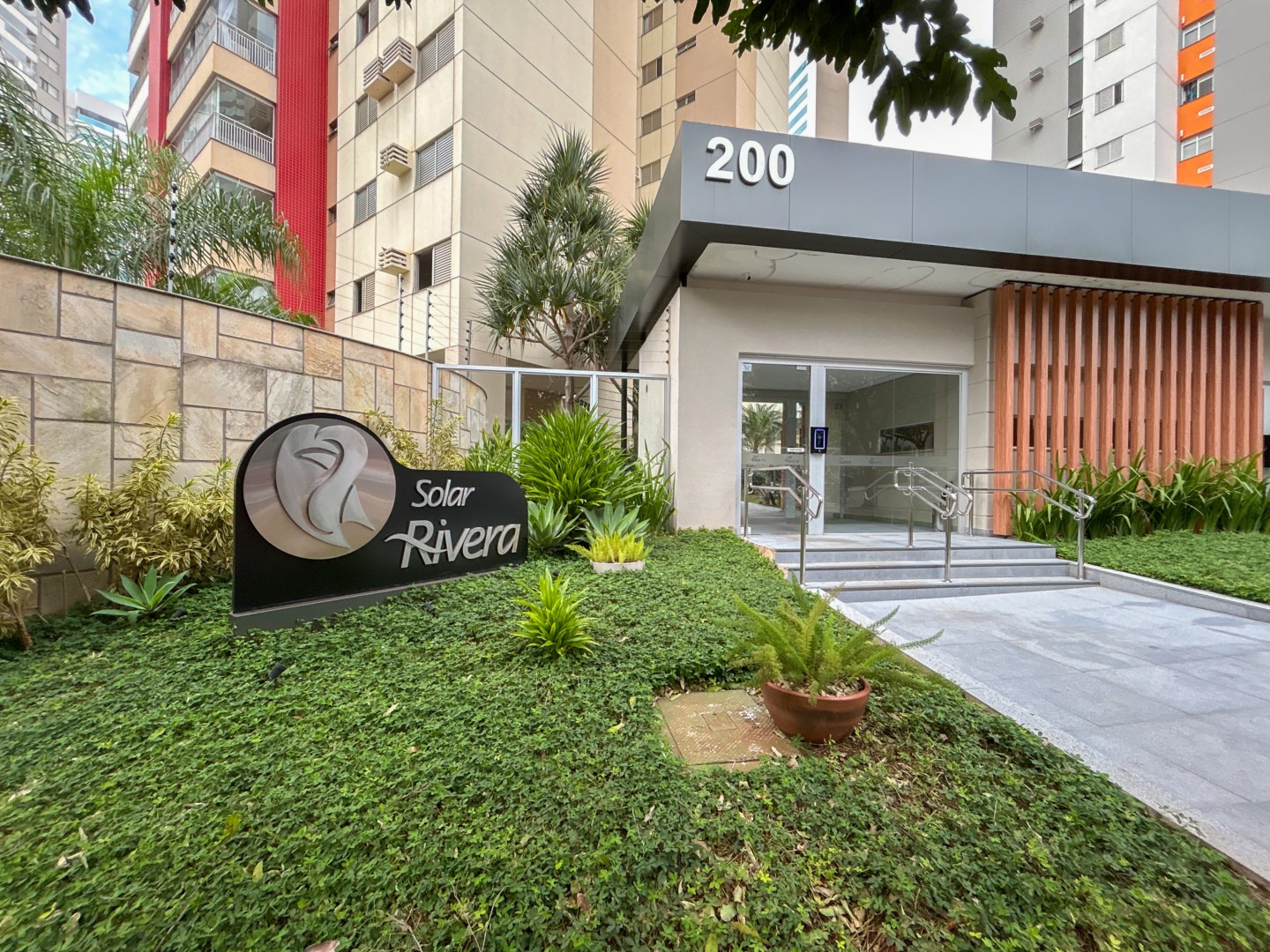 Apartamento para locacao no Palhano 2 em Londrina com 209,09m² por R$ 4.700 - Foto 1
