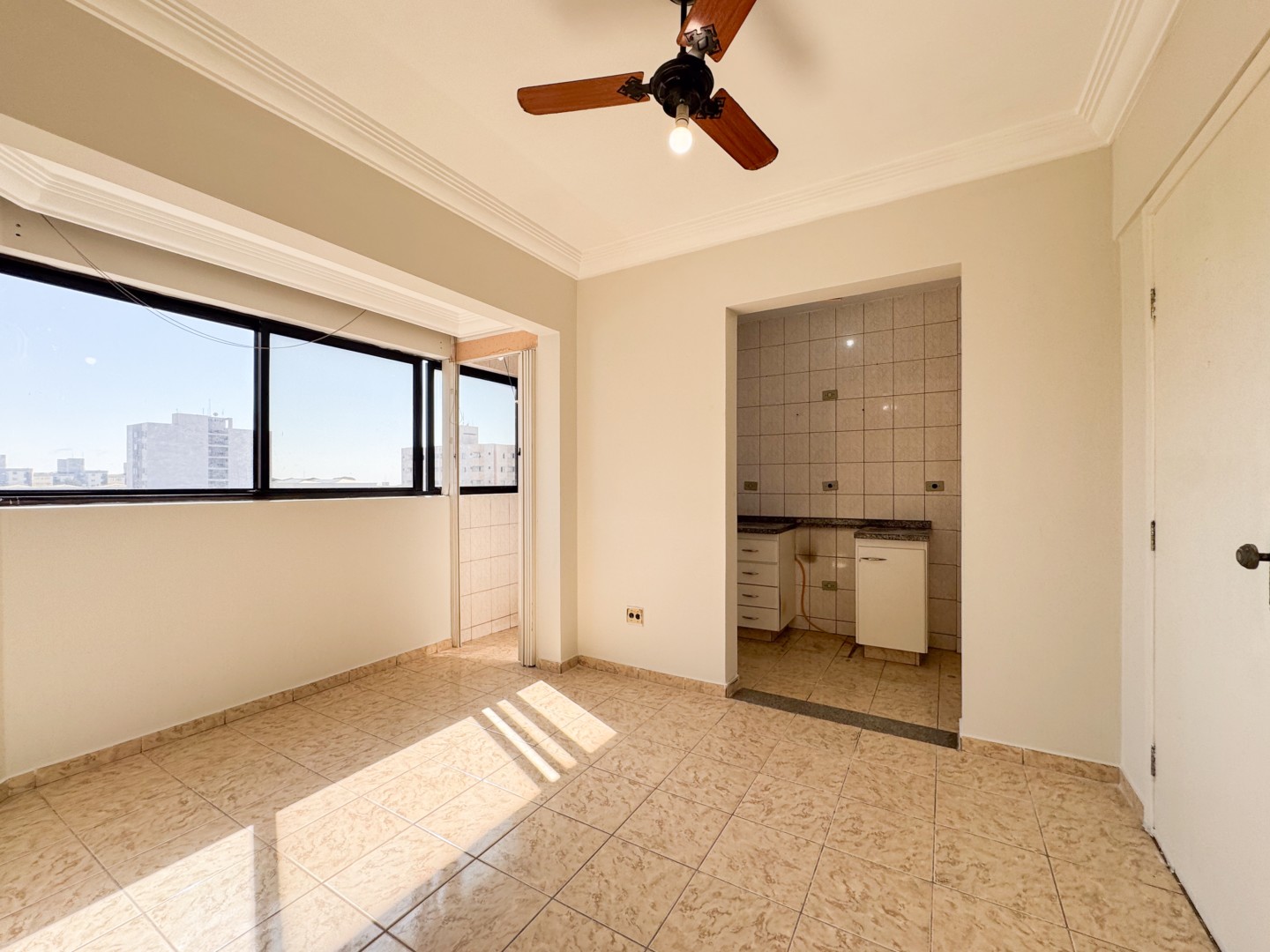 Apartamento para locacao no Centro em Londrina com 41,84m² por R$ 1.200  - Foto 3