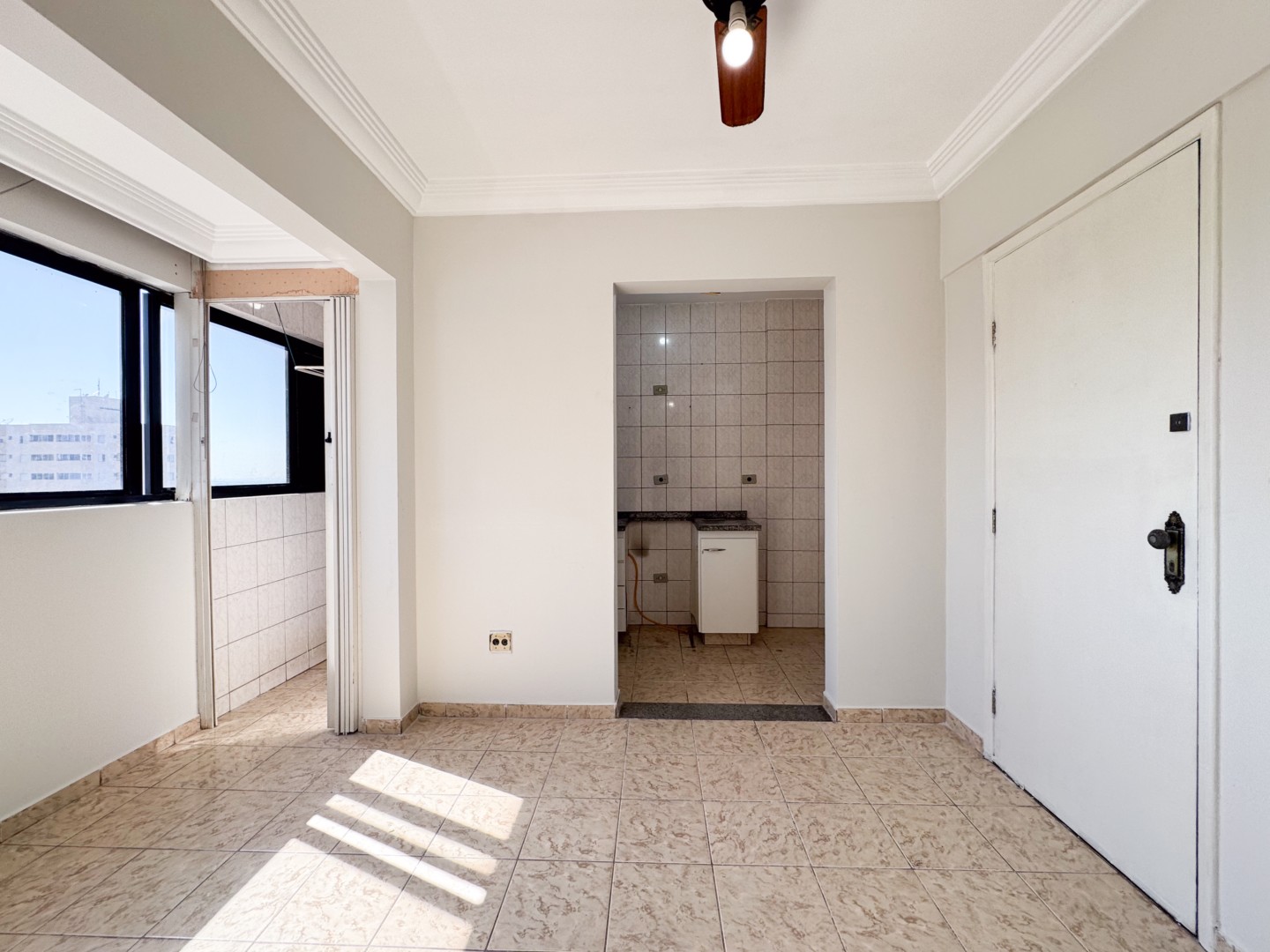 Apartamento para locacao no Centro em Londrina com 41,84m² por R$ 1.200  - Foto 2