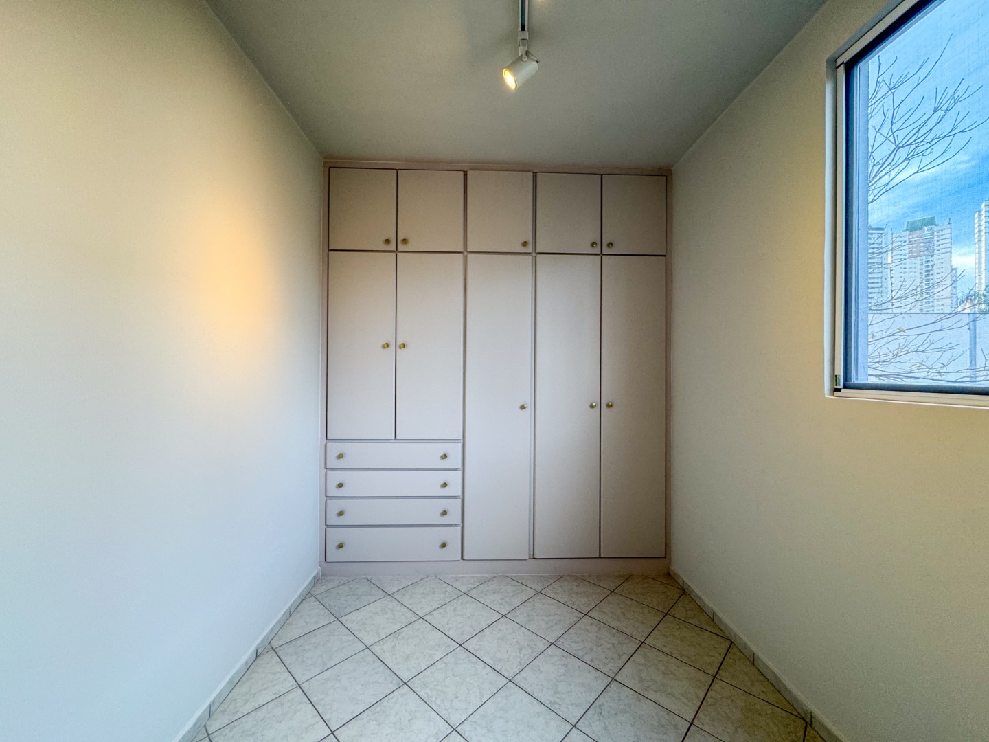 Apartamento para locação no bairro Gleba Palhano de Londrina - Foto 11