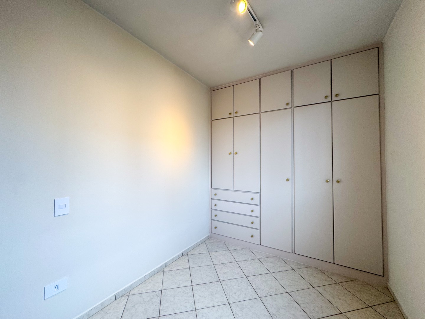 Apartamento para locação no bairro Gleba Palhano de Londrina - Foto 12