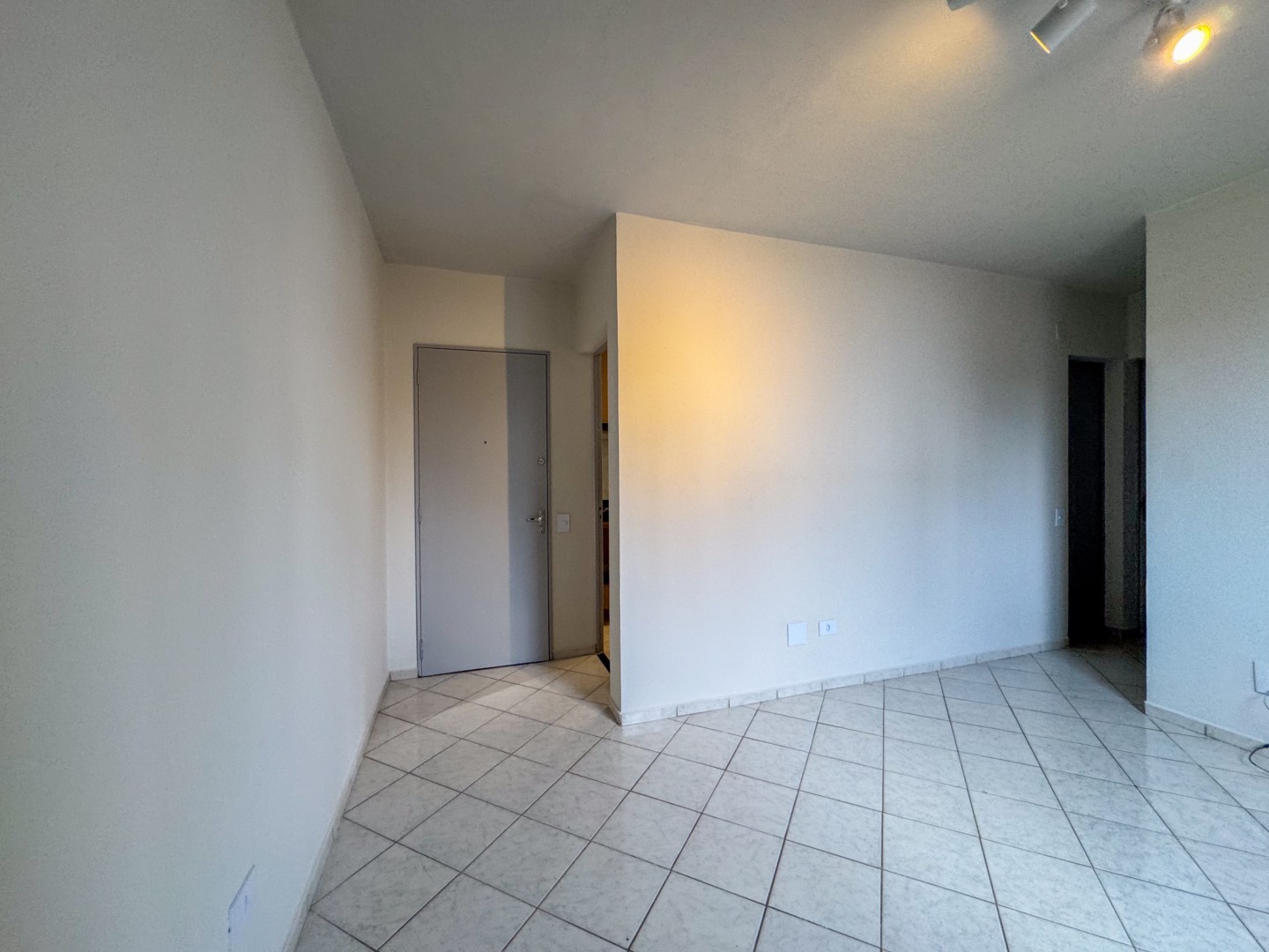 Apartamento para locacao no Gleba Palhano em Londrina com 60m² por R$ 1.450