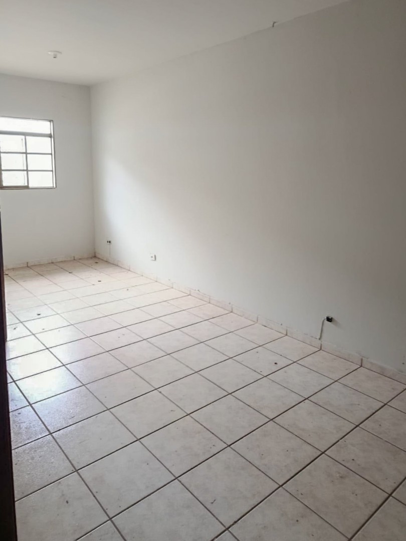 Casa Residencial para venda no bairro Jardim Guararapes de Londrina - Foto 5