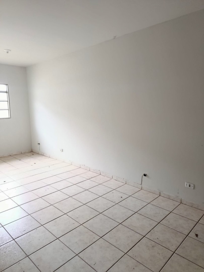 Casa Residencial para venda no bairro Jardim Guararapes de Londrina - Foto 6