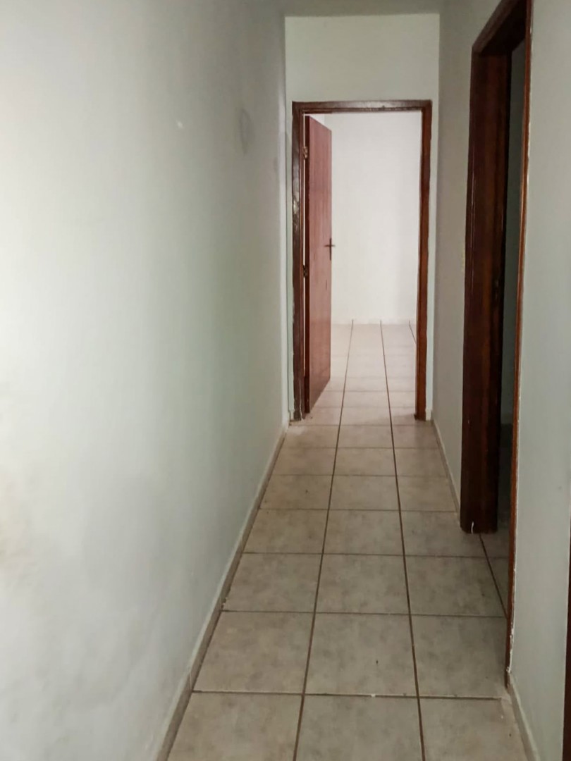 Casa Residencial para venda no bairro Jardim Guararapes de Londrina - Foto 17