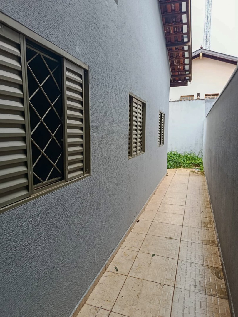 Casa Residencial para venda no bairro Jardim Guararapes de Londrina - Foto 19