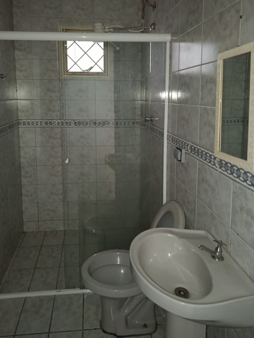 Casa Residencial para venda no bairro Jardim Guararapes de Londrina - Foto 13
