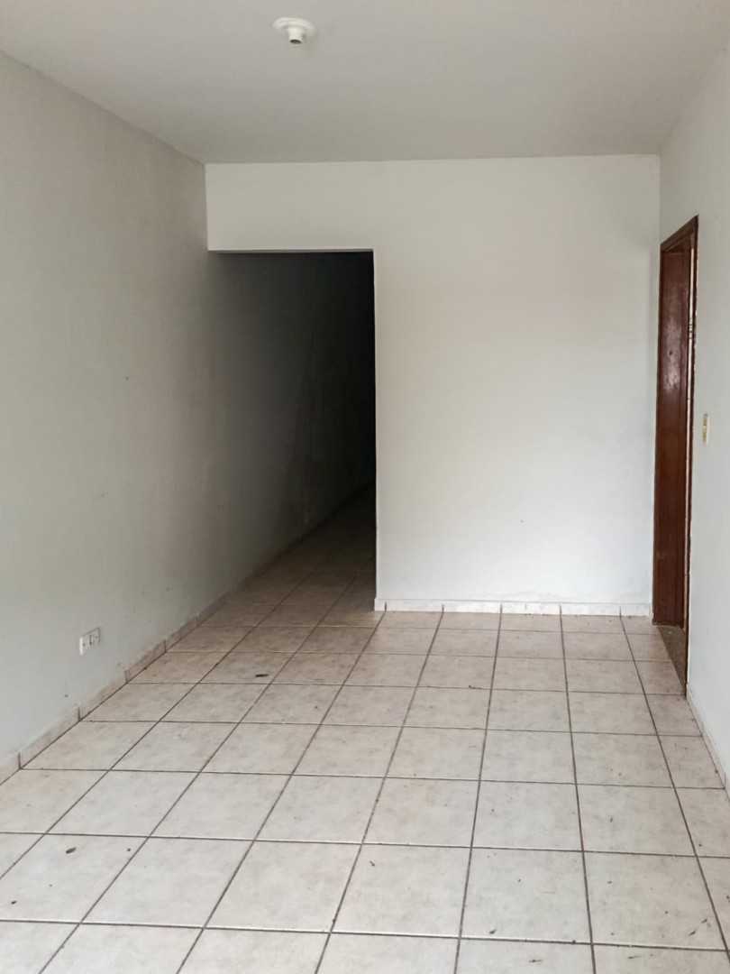 Casa Residencial para venda no Jardim Guararapes em Londrina com 85m² por R$ 330.000  - Foto 2