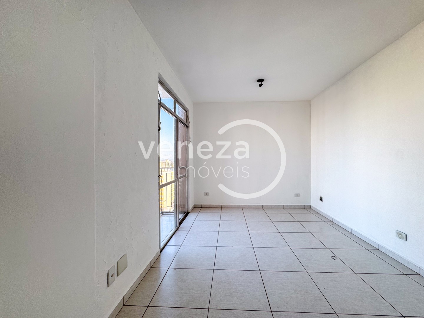 Apartamento para locacao no Centro em Londrina com 112m² por R$ 1.500