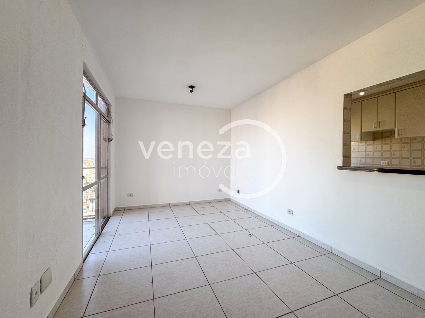 Apartamento para locacao no Centro em Londrina com 112m² por R$ 1.500