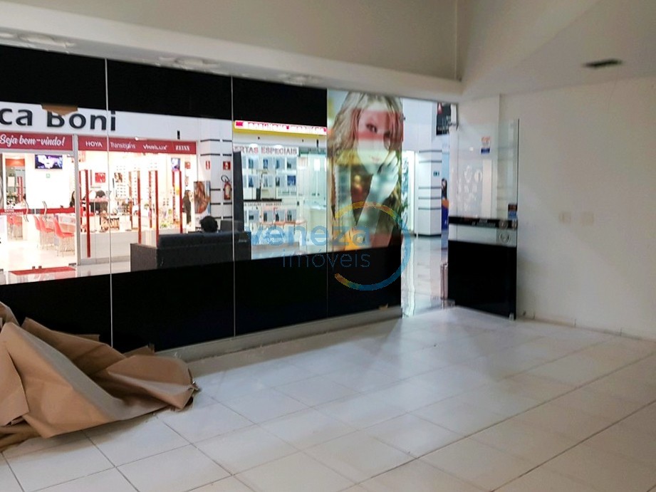 Barracão_salão_loja para venda no Centro em Londrina com 81m² por R$
                                                                                                                                                700.000,00                                                                                                                                        