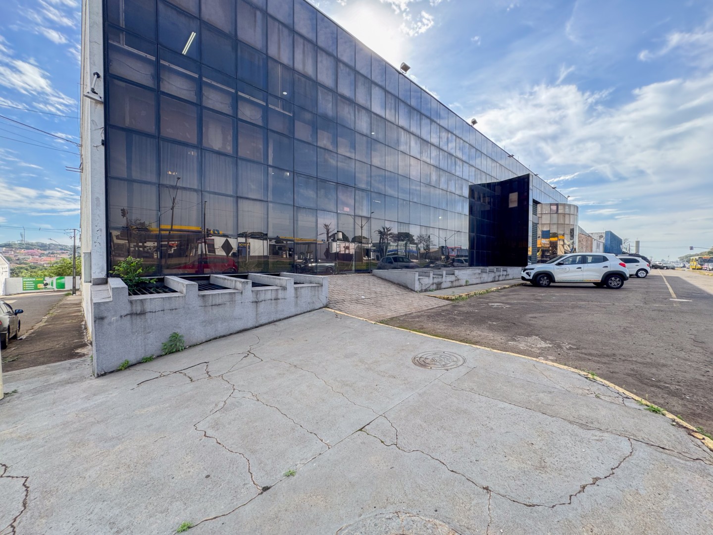 Salão-loja para locacao no Paulista em Londrina com 6.939m² por R$ 105.000  - Foto 2