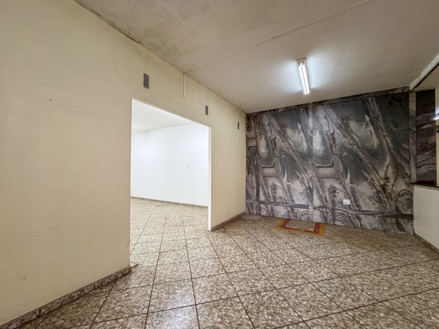 Salão-loja para locação no bairro Paulista de Londrina - Foto 17