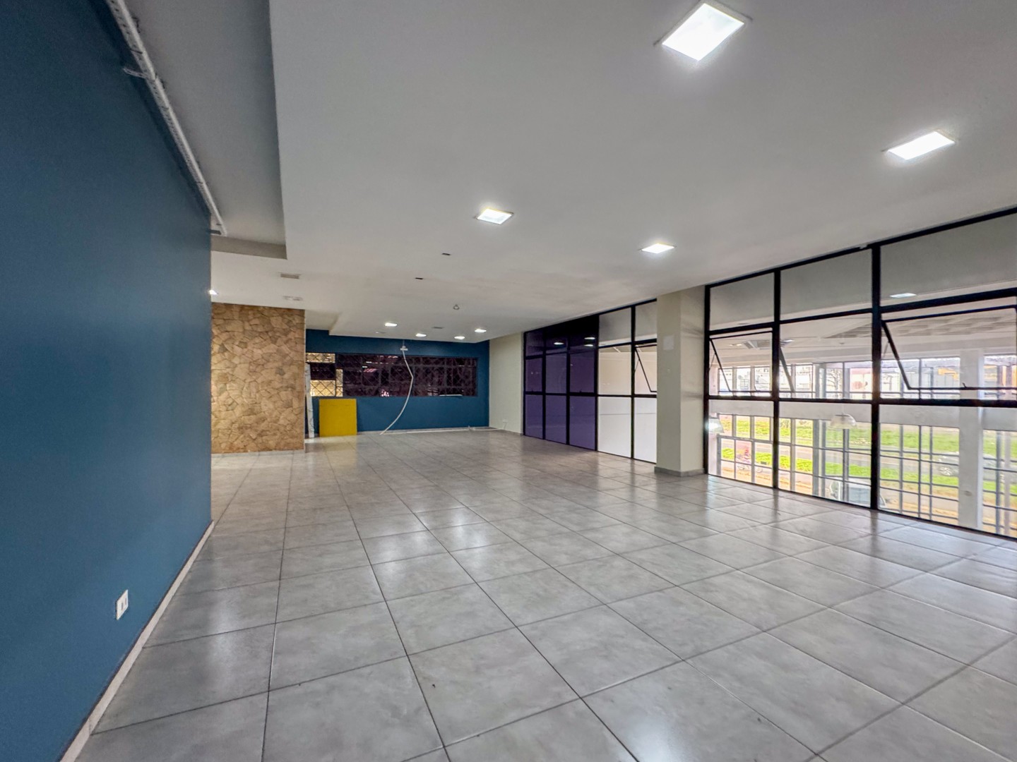 Salão-loja para locação no bairro Paulista de Londrina - Foto 18
