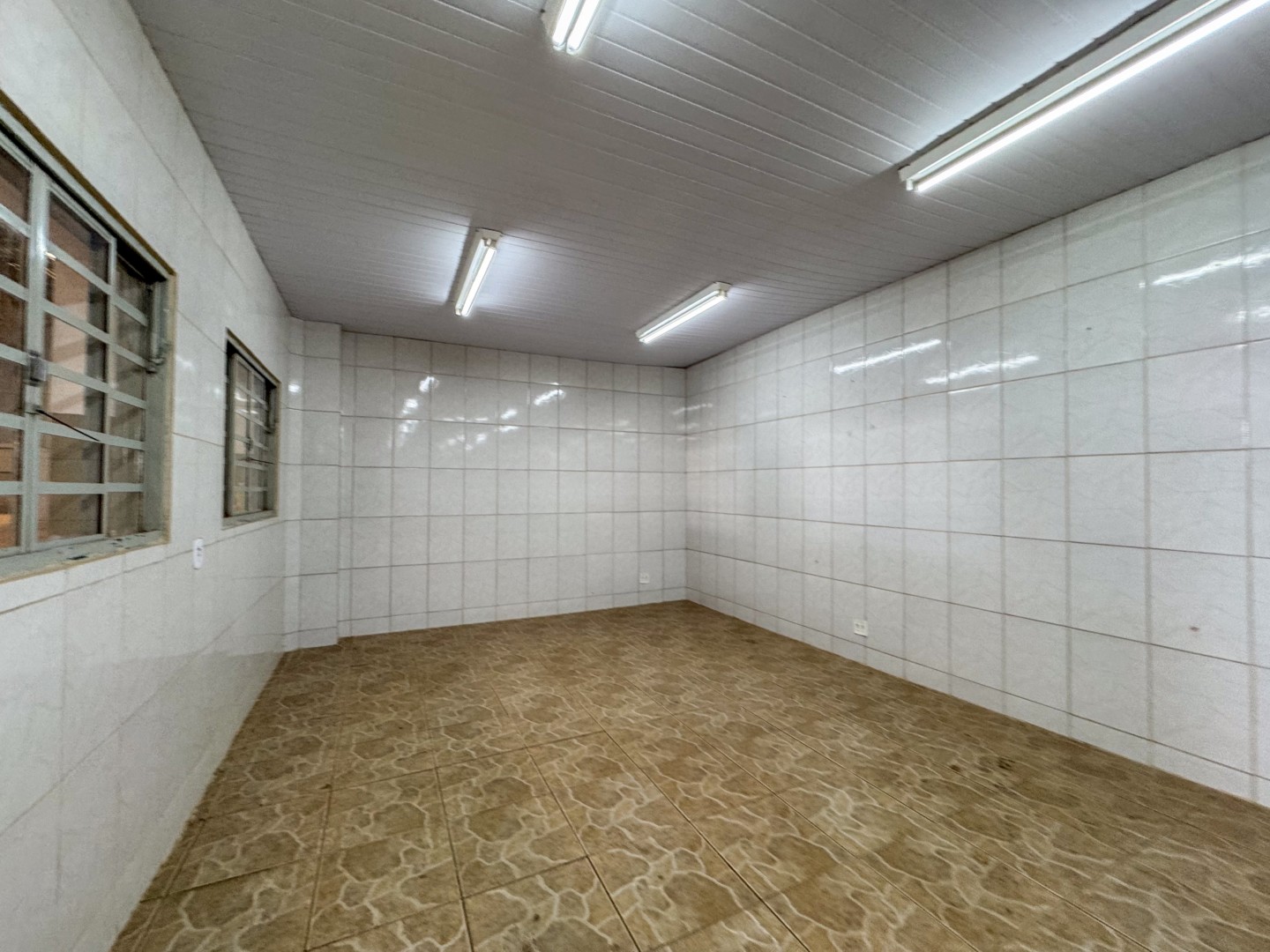 Salão-loja para locação no bairro Paulista de Londrina - Foto 39
