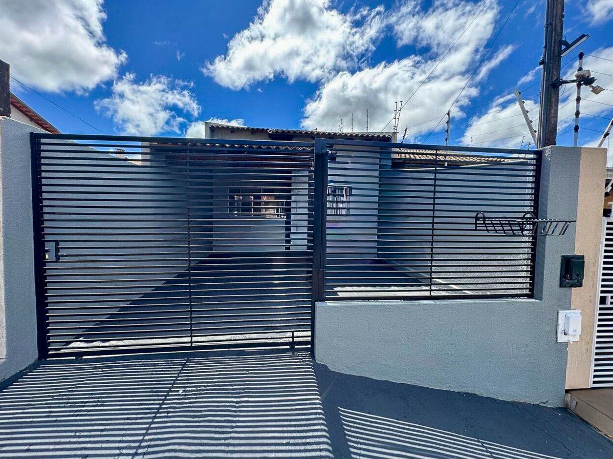 Casa Residencial para venda no Jardim Arapongas em Londrina com 70m² por R$ 250.000