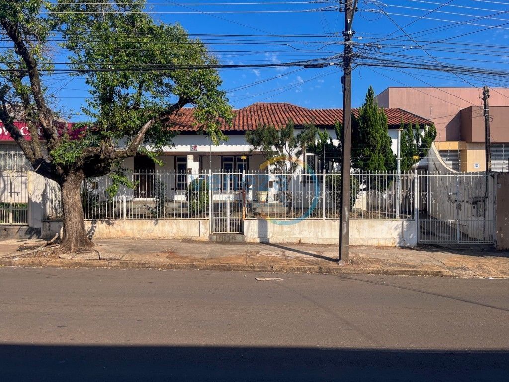 Casa Residencial para venda no Centro em Londrina com 220,89m² por R$ 1.100.000  - Foto 1