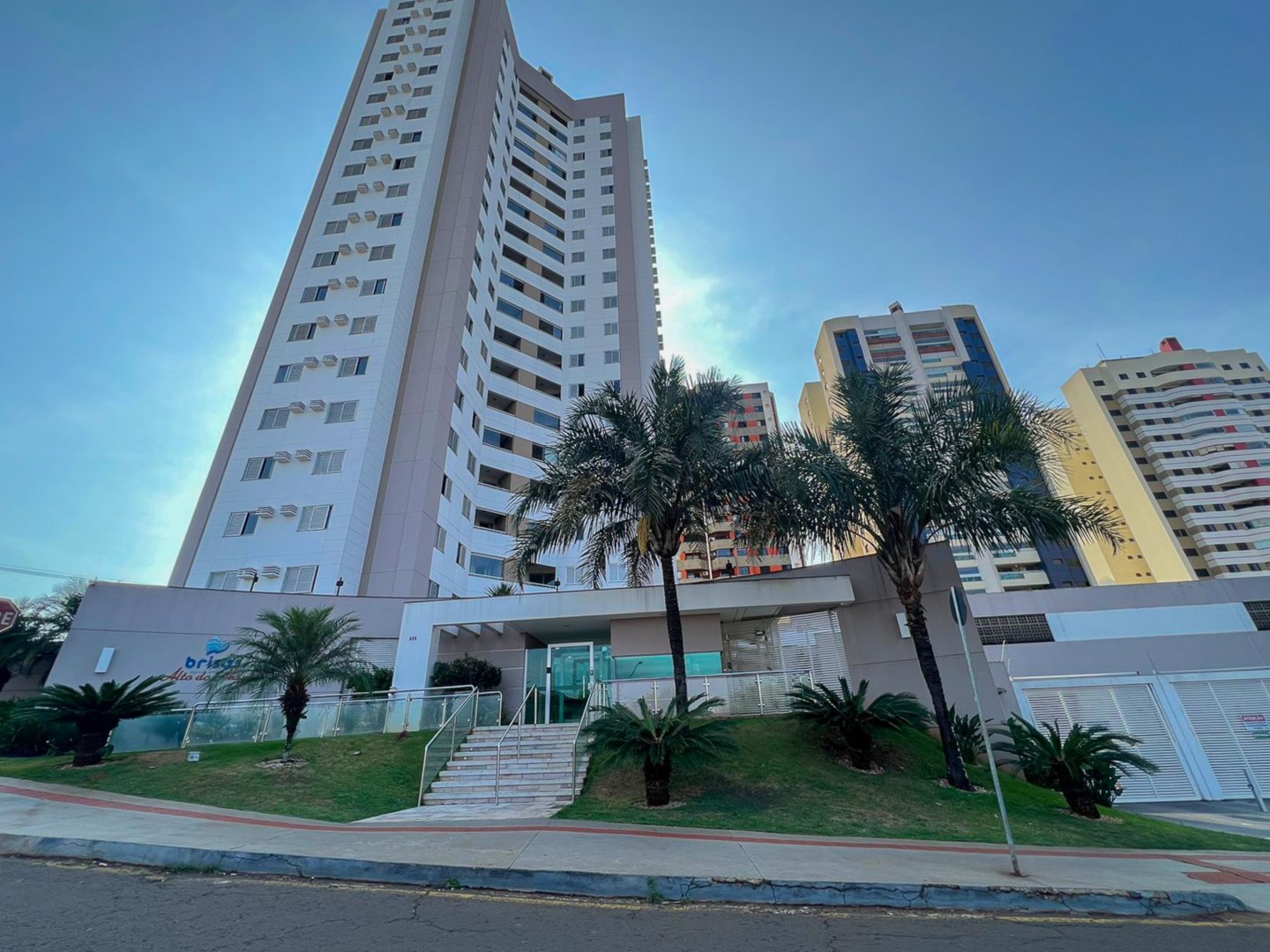 Apartamento para locacao no Andrade em Londrina com 119,54m² por R$ 2.680  - Foto 1