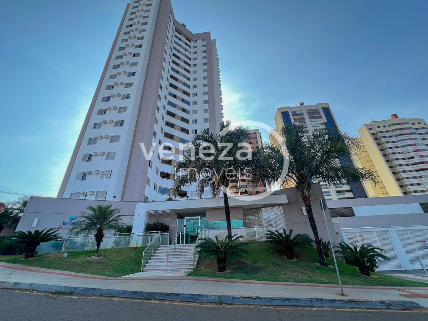 Apartamento para locacao no Andrade em Londrina com 119,54m² por R$ 2.500