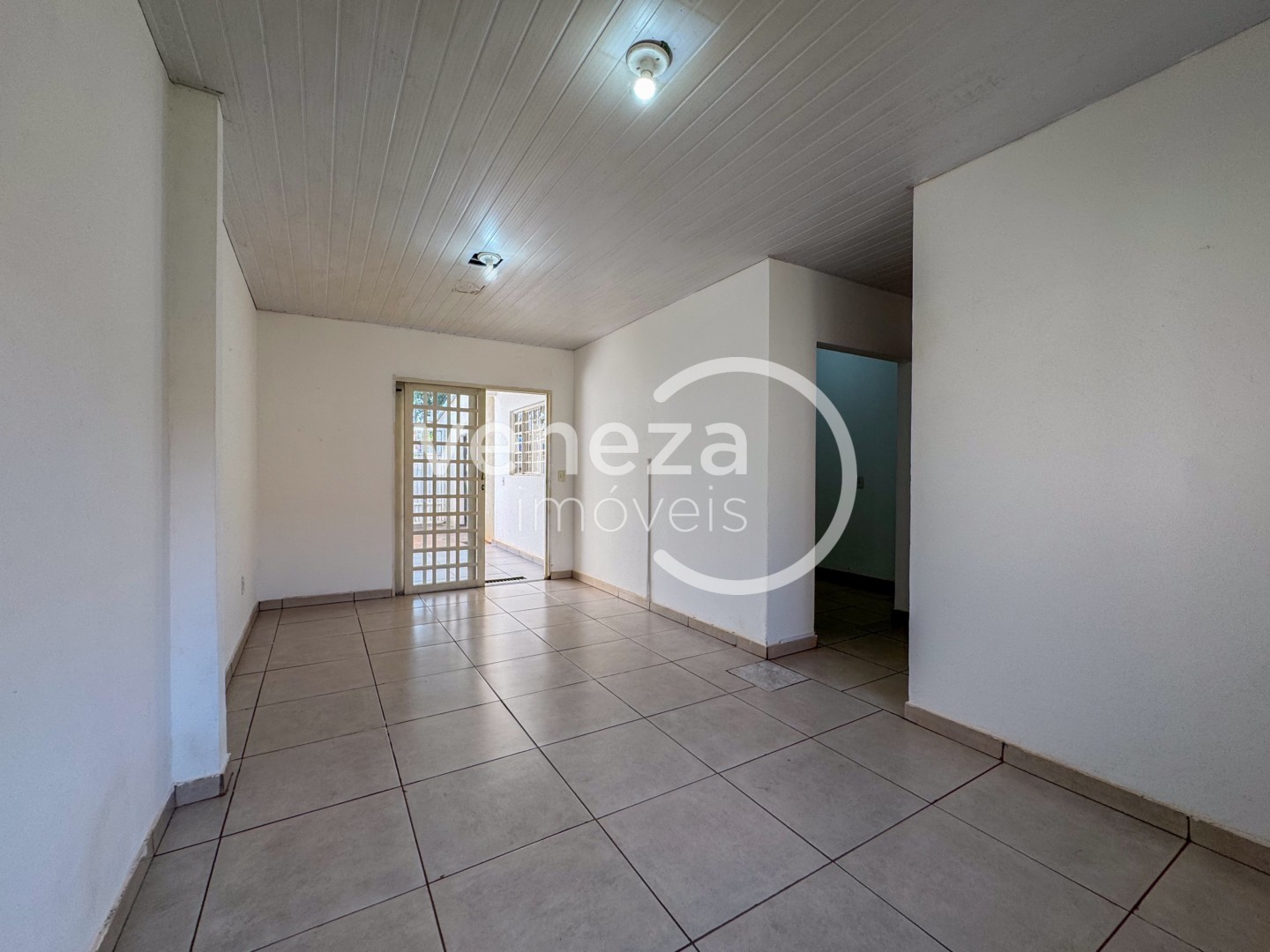 Casa Residencial para locacao no Conjunto Cafe em Londrina com 100m² por R$ 1.650