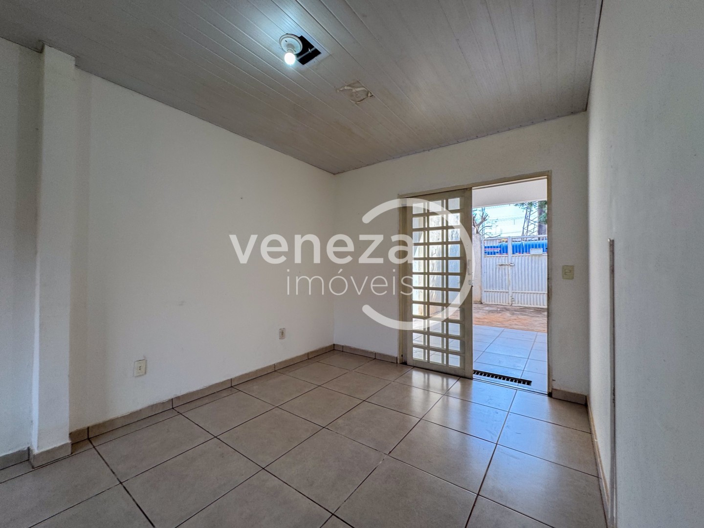 Casa Residencial para locacao no Conjunto Cafe em Londrina com 100m² por R$ 1.650