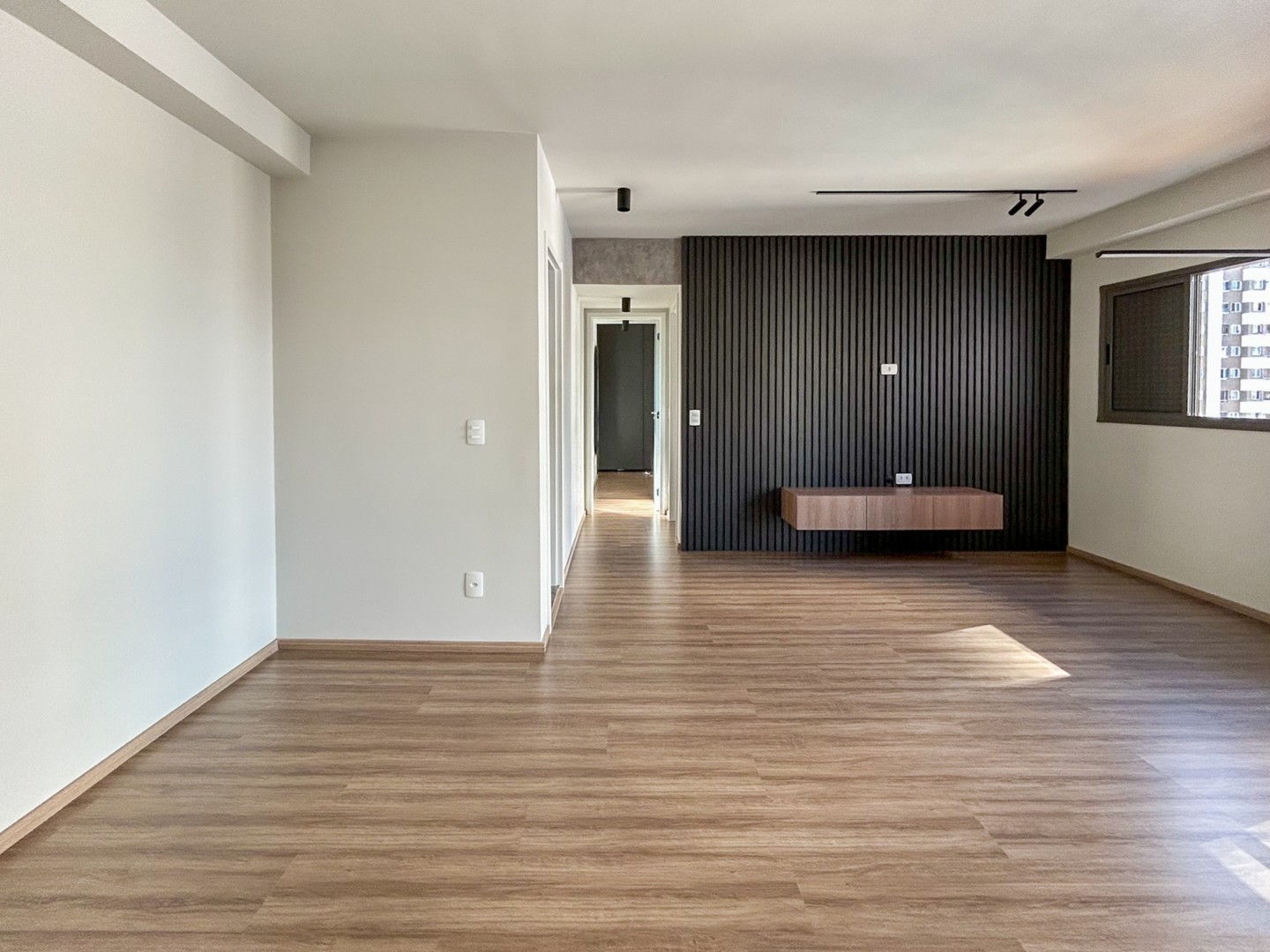Apartamento para locacao no Aurora em Londrina com 106,25m² por R$ 3.700  - Foto 2